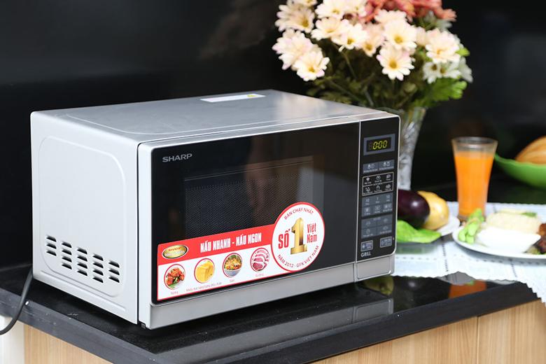 Lò nhỏ gọn, màu sắc trang nhã, kiểu dáng hiện đại