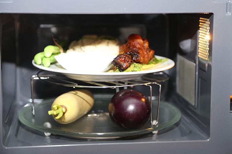 Lò vi sóng có thể dùng để nướng nhiều loại thực phẩm