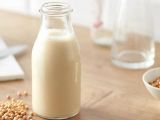 Hướng dẫn làm sữa đậu nành bằng máy xay sinh tố