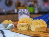Hướng dẫn làm bánh mì chà bông nhân phô mai tan chảy
