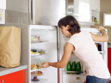 Tại sao không nên để thực phẩm nóng vào tủ lạnh?